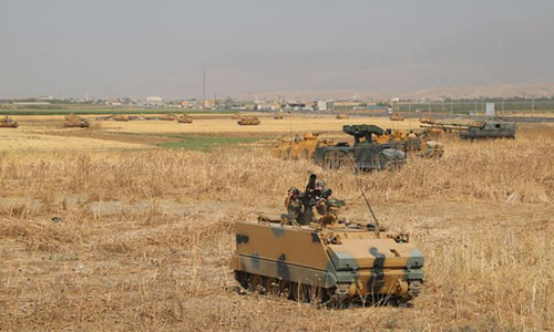 Turquía refuerza su presencia militar en la frontera con Siria Turquía refuerza su presencia militar en la frontera con Siria